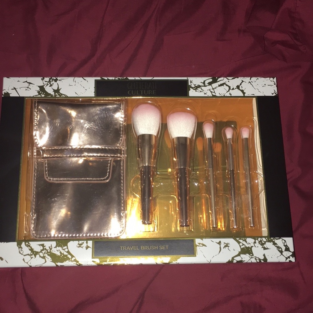 NEW Glitterati culture (created for Macy’s) travel brush set